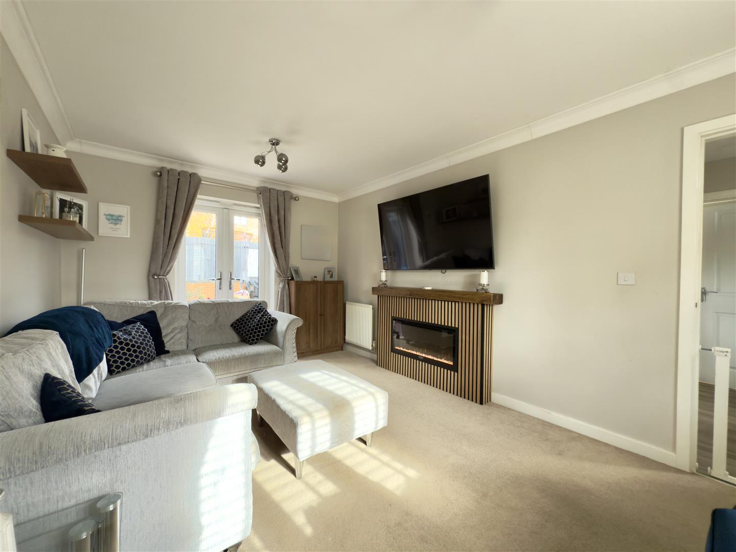 Balmoral Close, St. Crispin