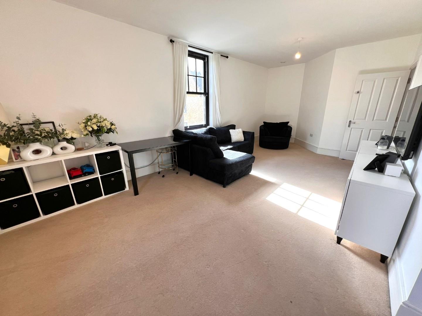 Black Cat Drive, Upton