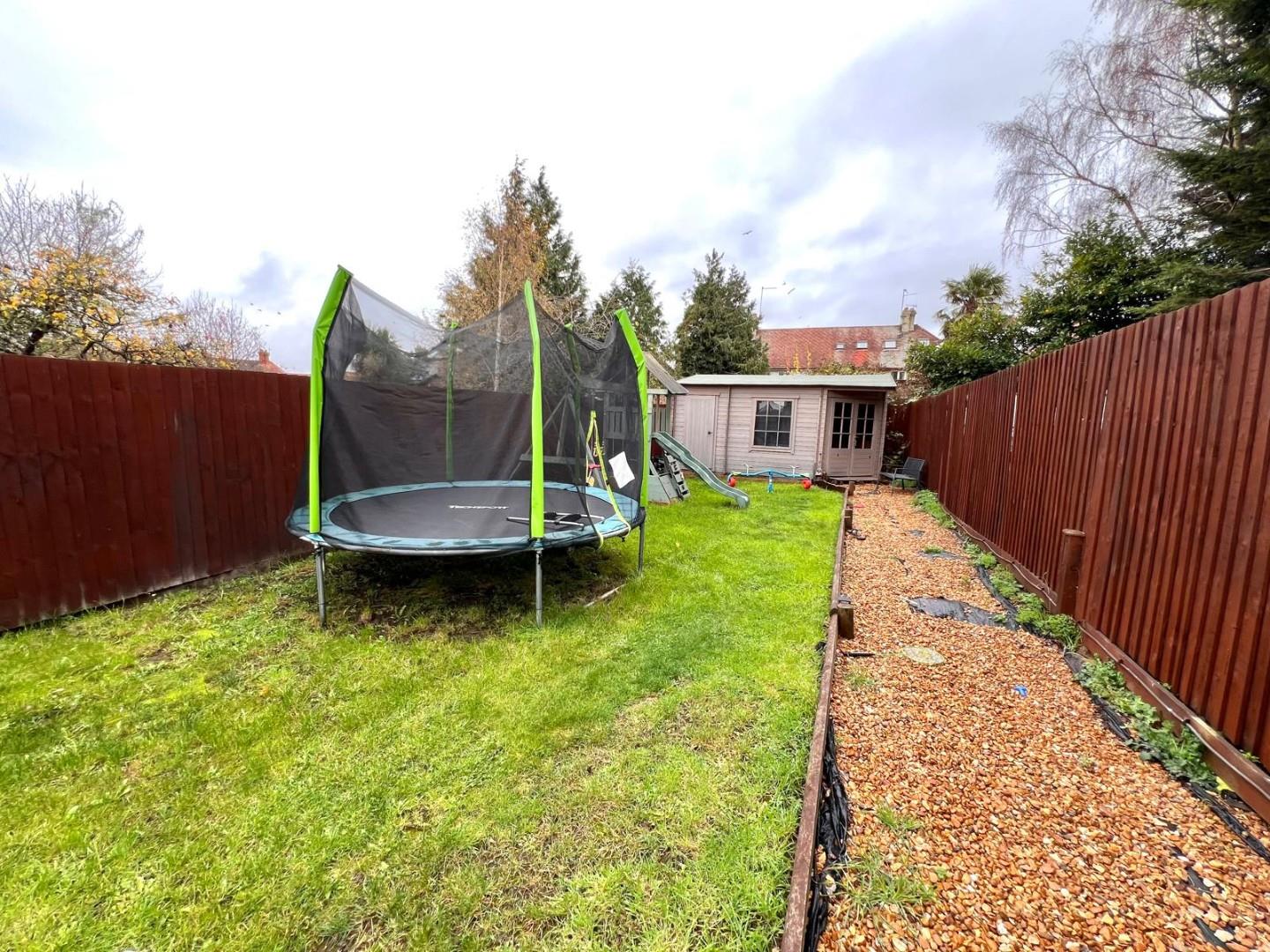 Tintern Avenue, Spencer