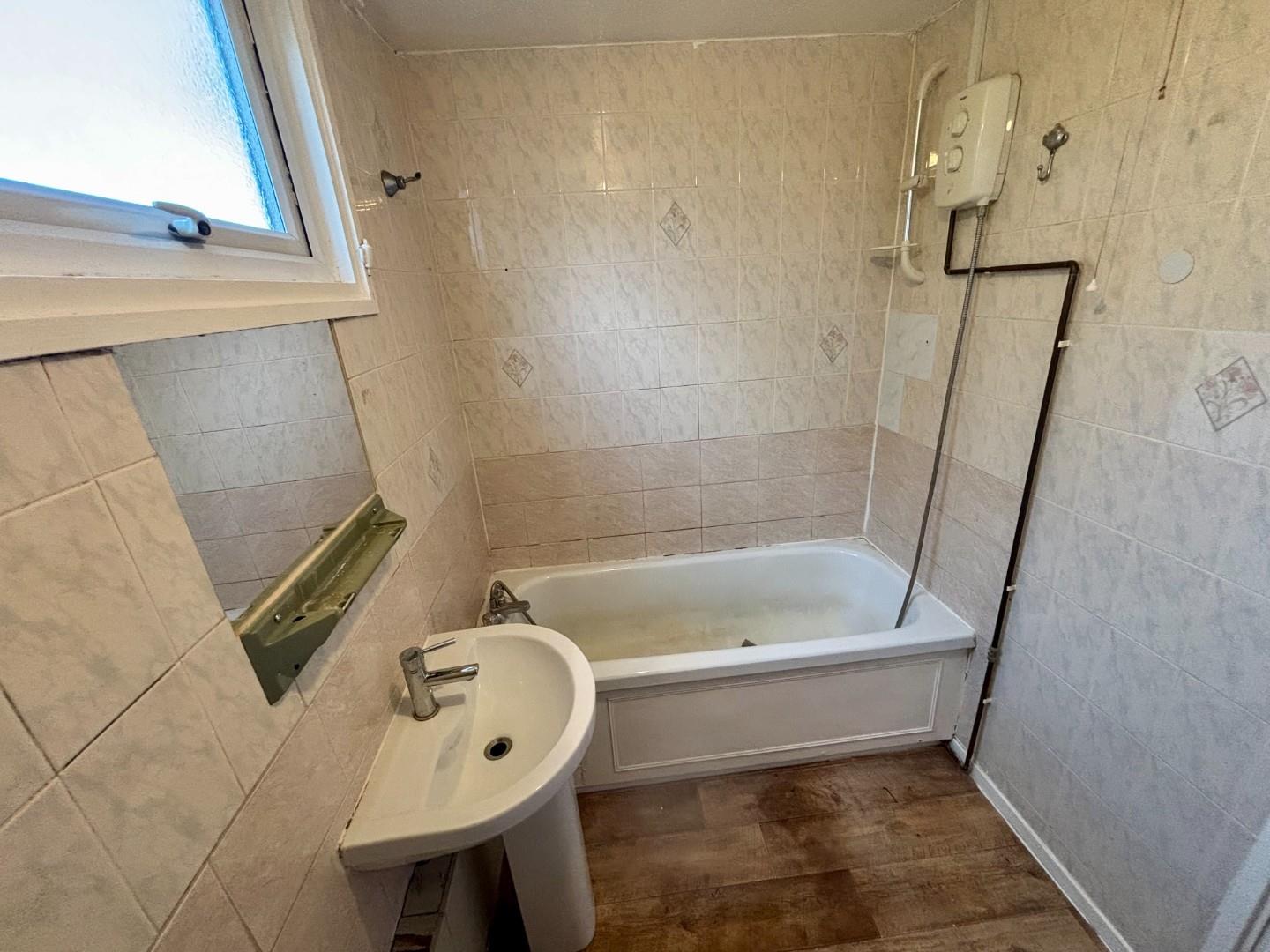 Swain Court, Lumbertubs