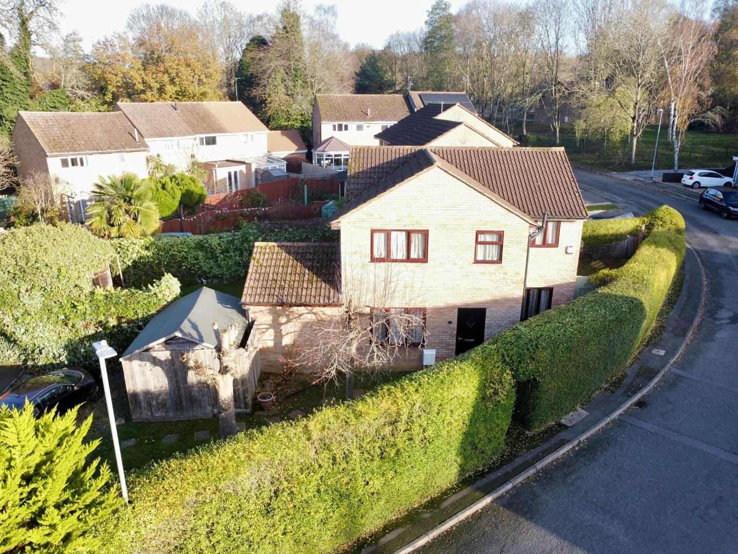 Chatsworth Avenue, Goldenash