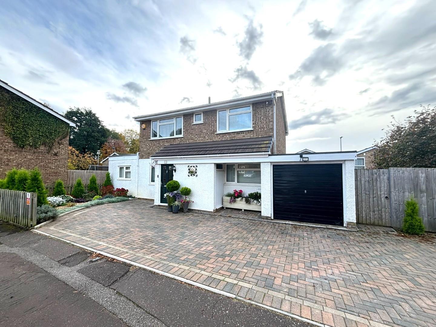 East Priors Court, Lings