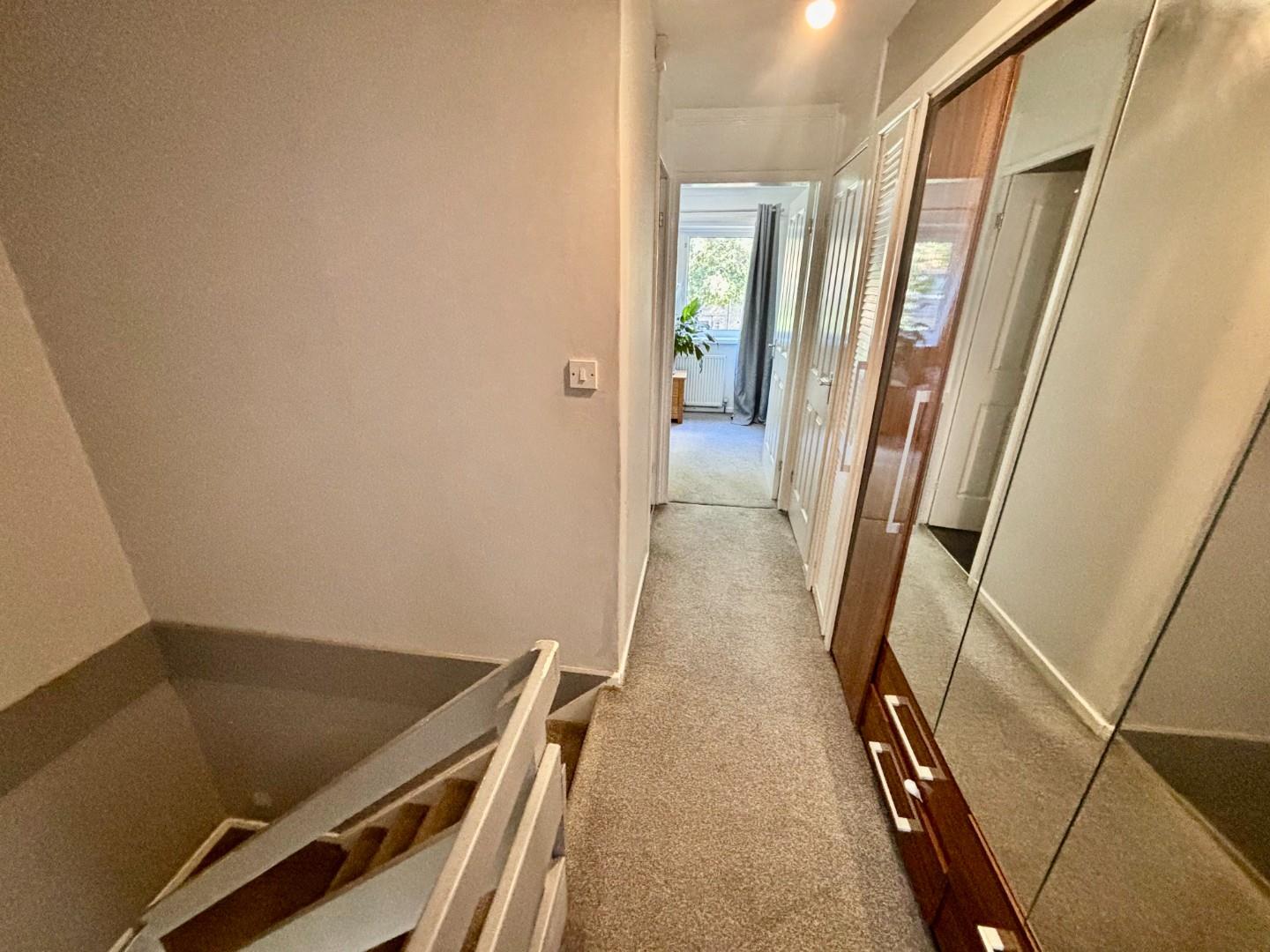 Wade Meadow Court, Lings