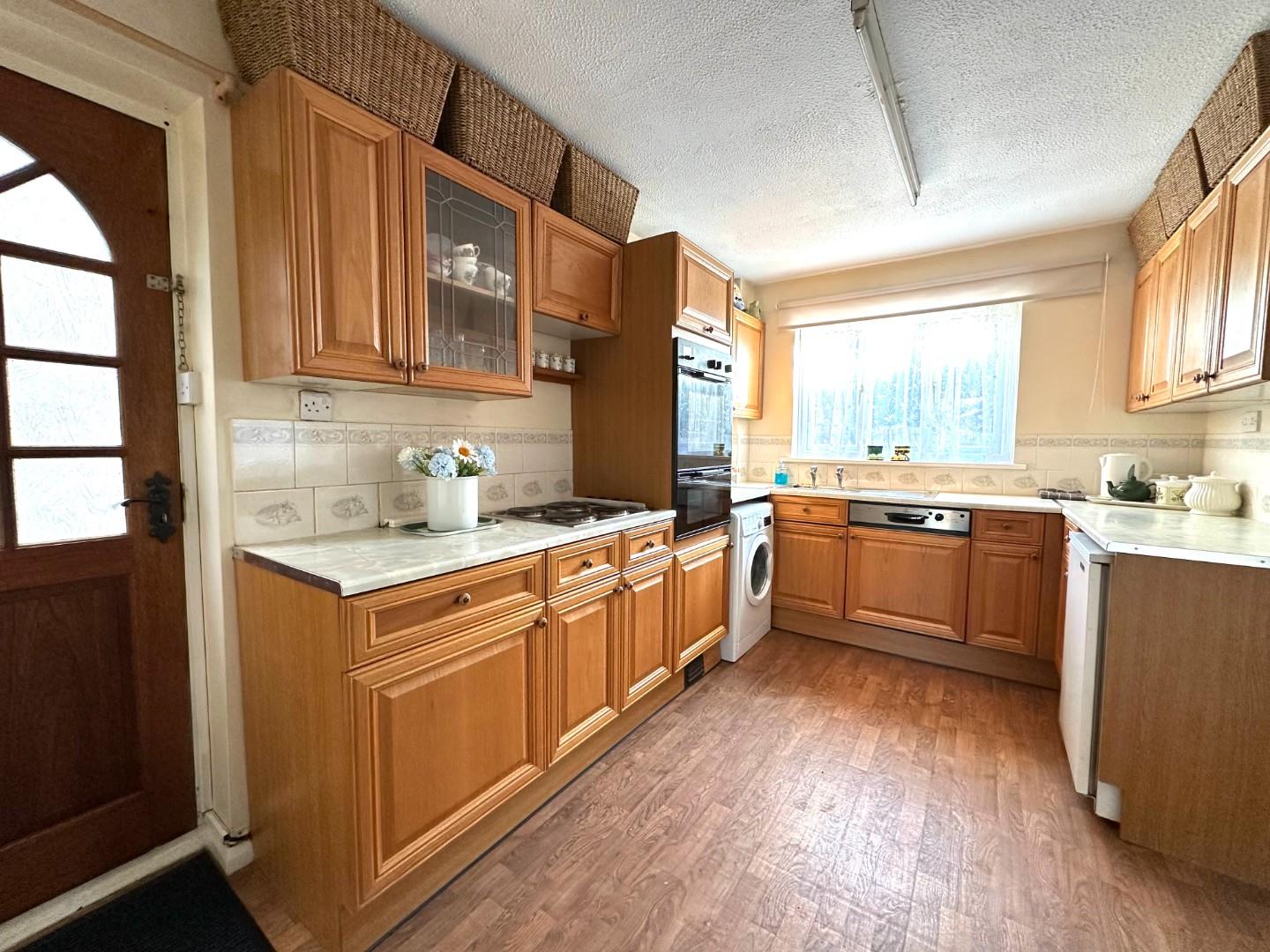 Chatsworth Avenue, Goldenash