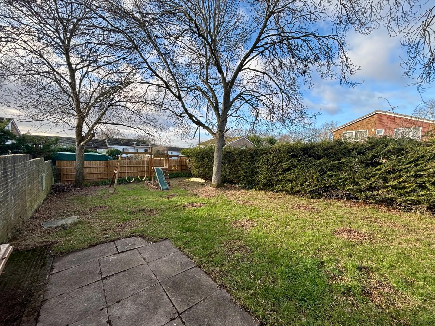 West Priors Court, Lings