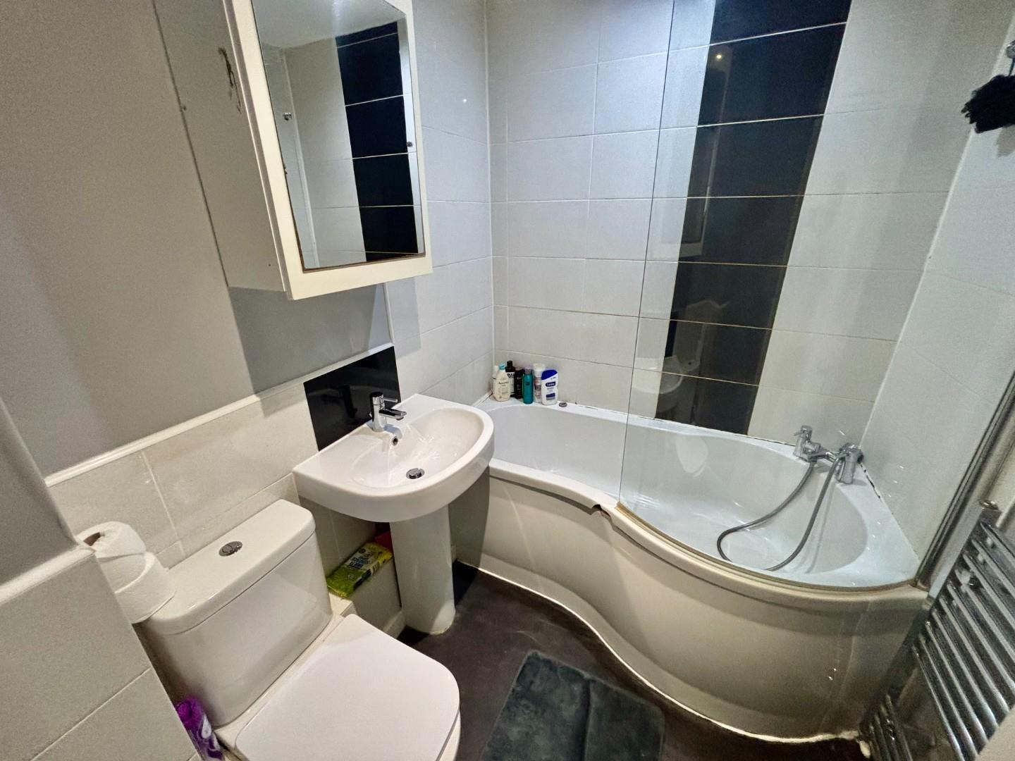 Wade Meadow Court, Lings