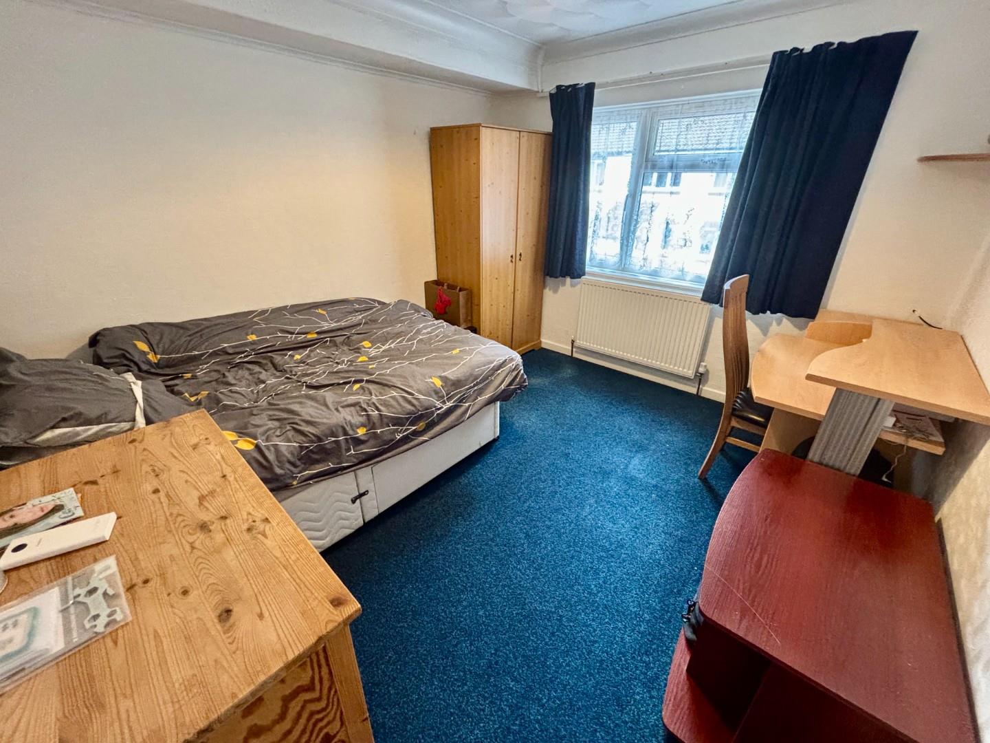 Streambank Road, Thorplands Brook