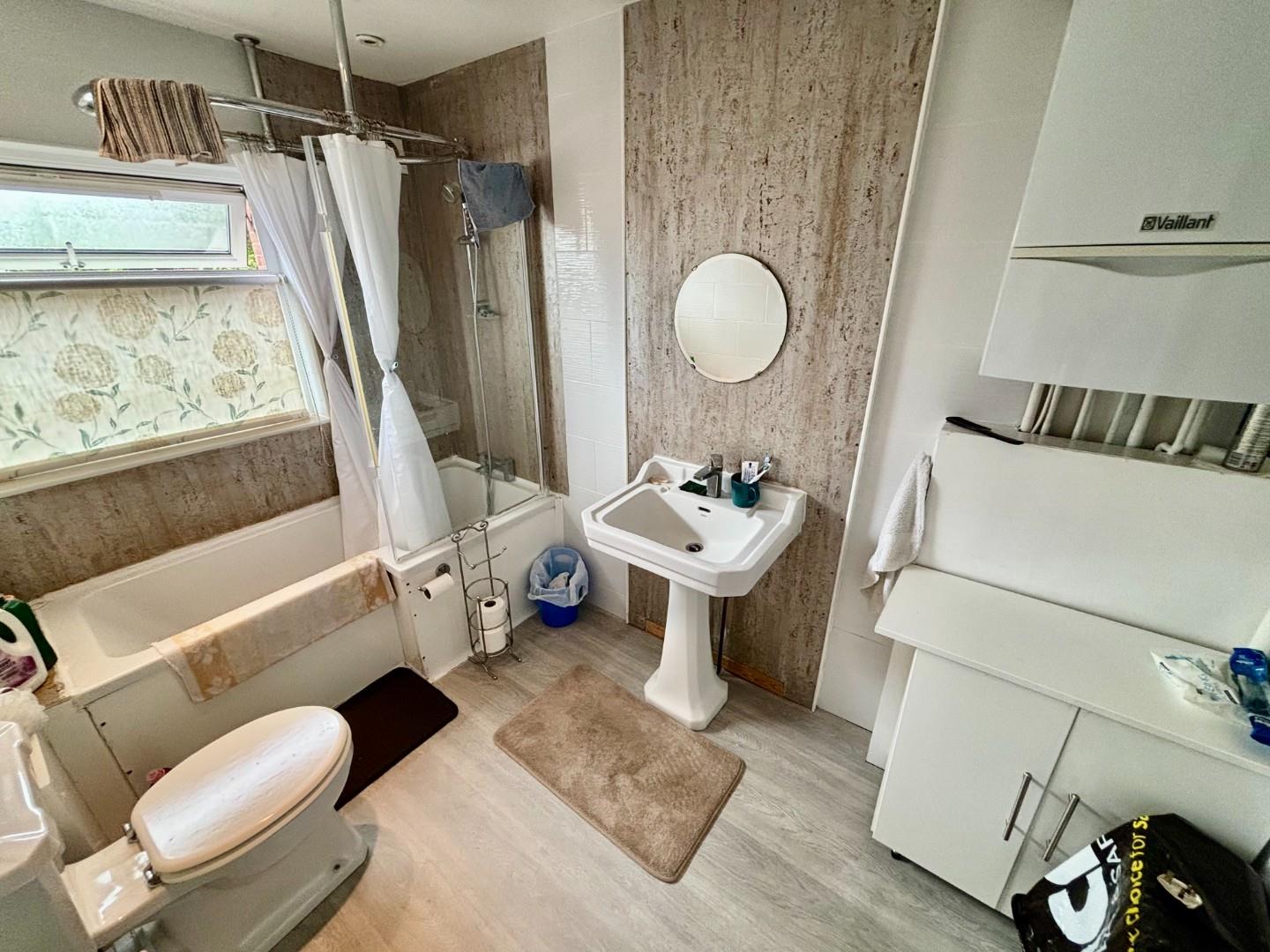 Streambank Road, Thorplands Brook