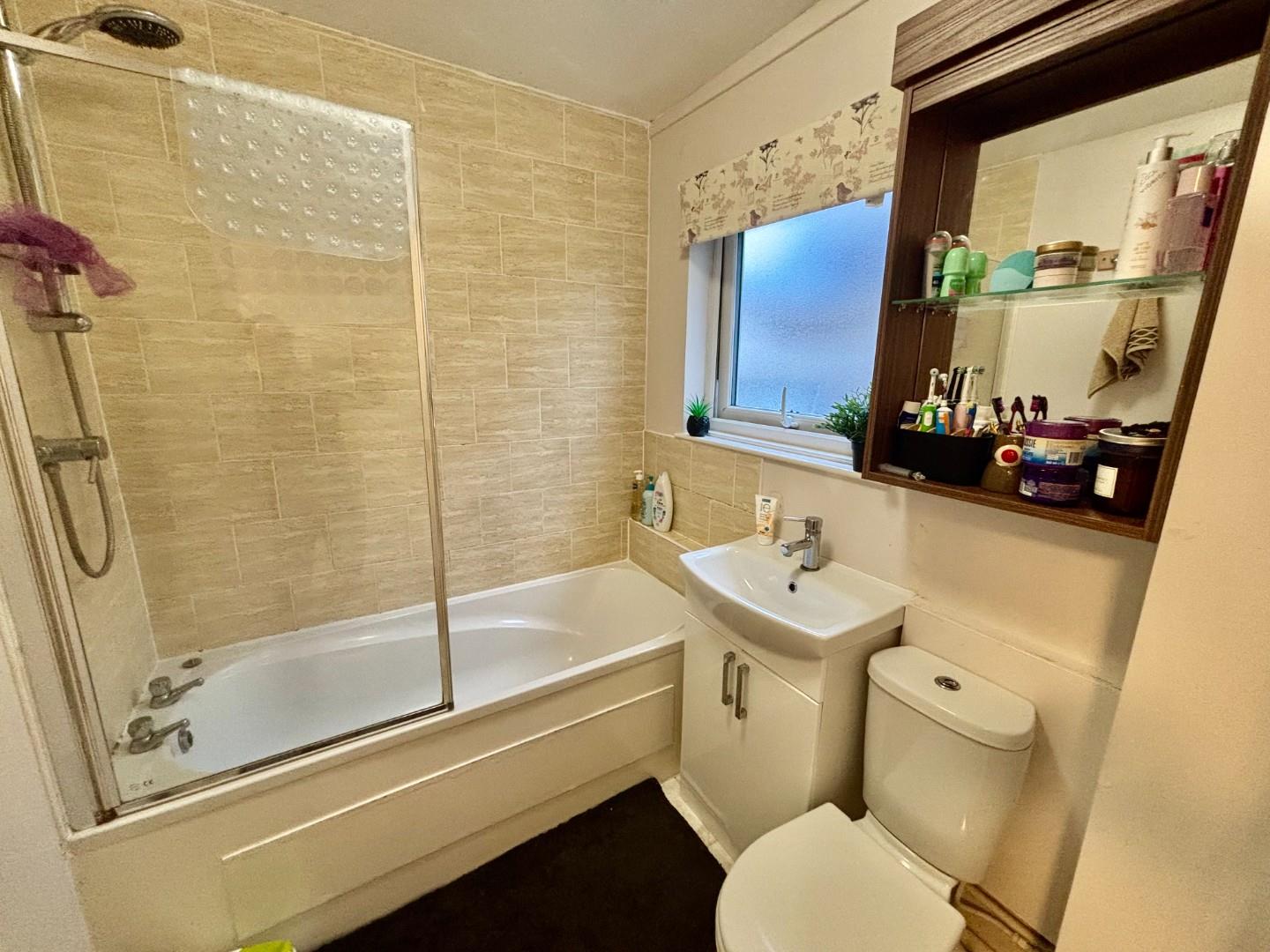 Faramir Place, Overstone Lodge