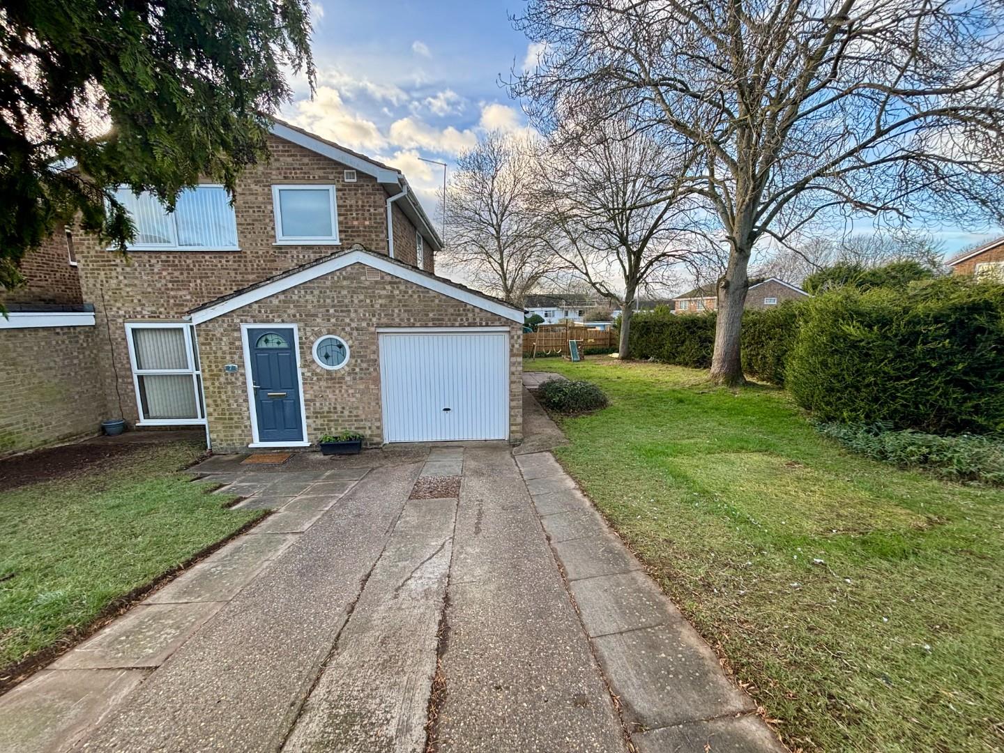 West Priors Court, Lings