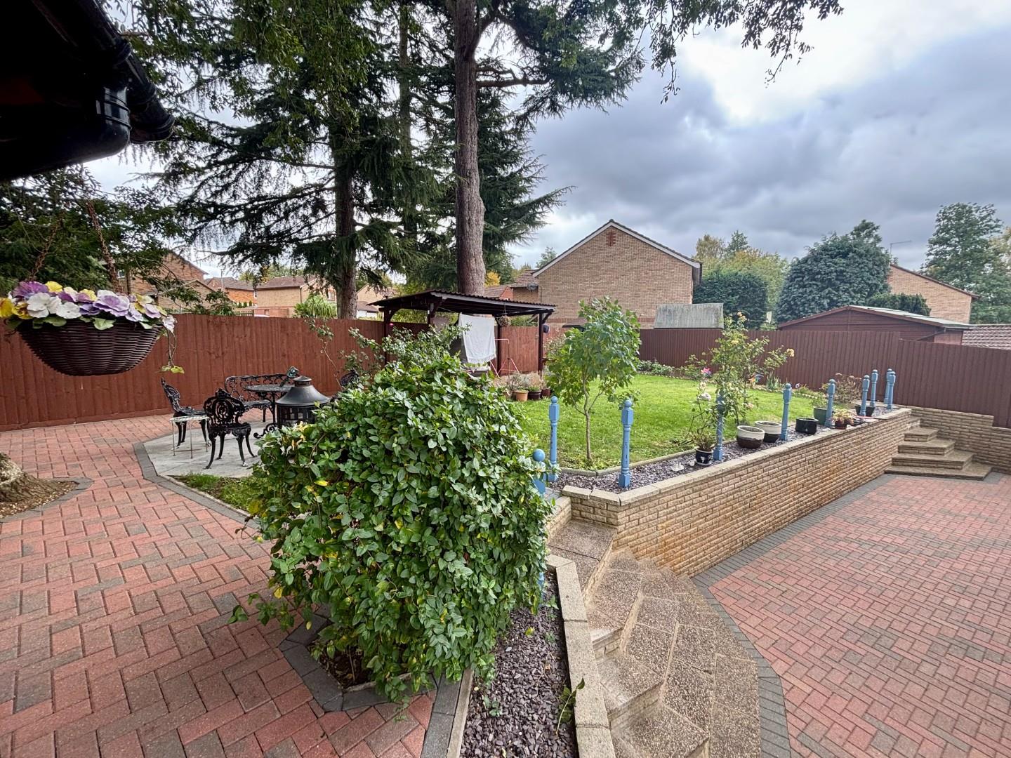 Pine Ridge, Southfields