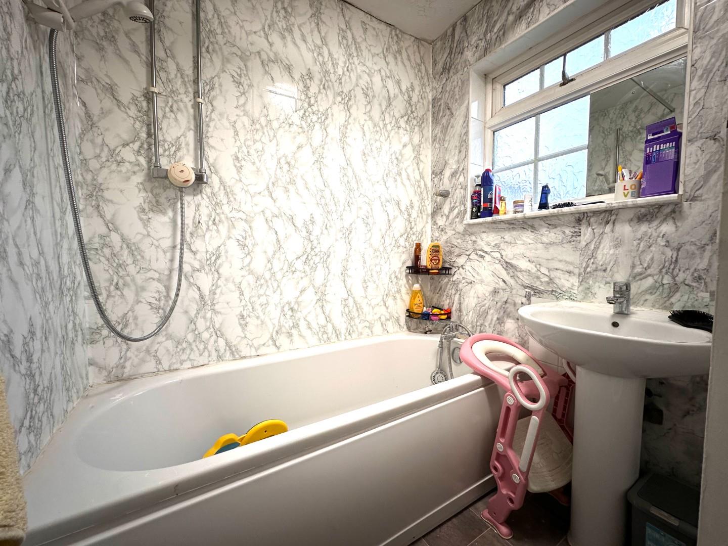 East Paddock Court, Lings