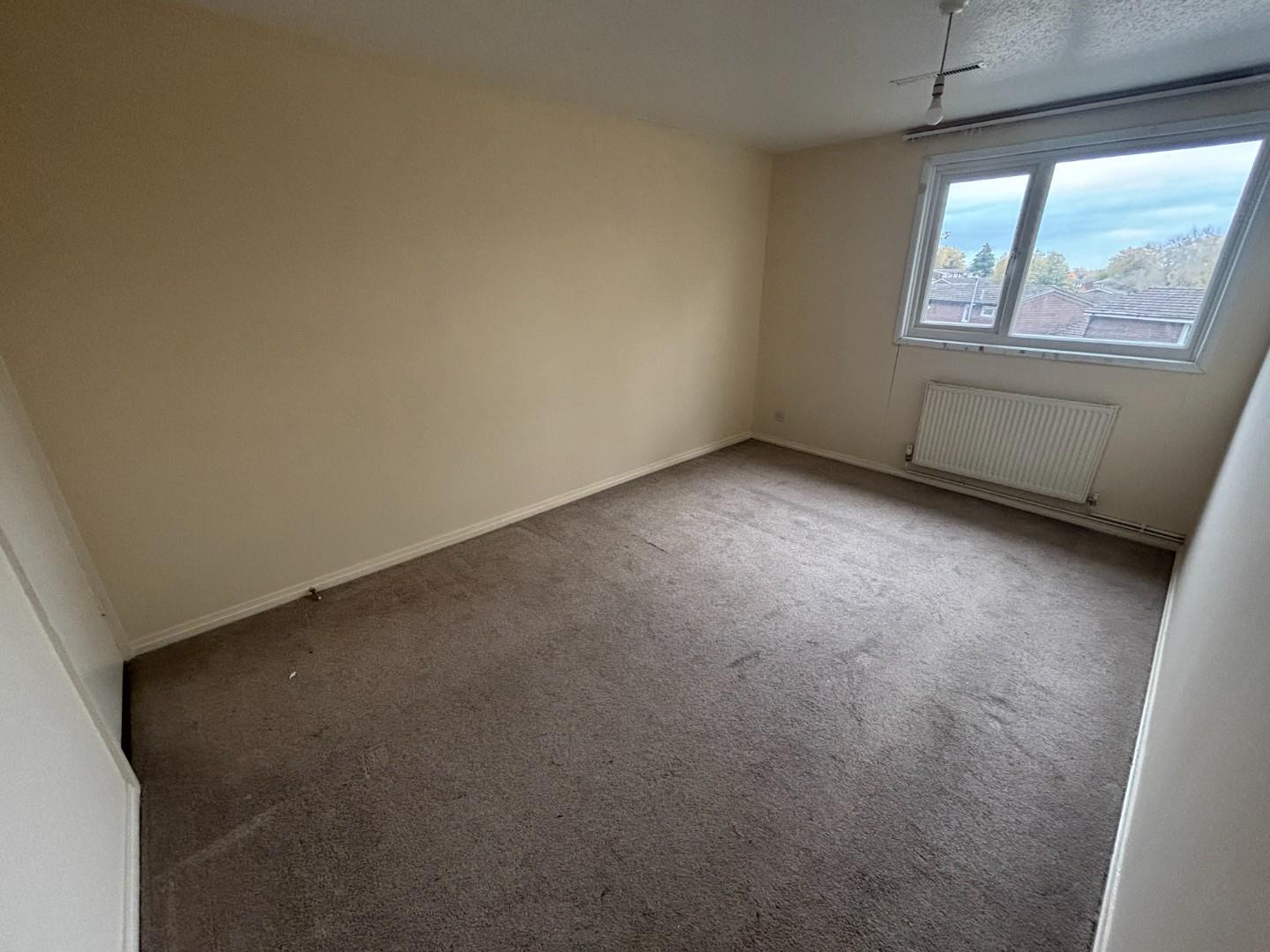 Logwell Court, Standens Barn