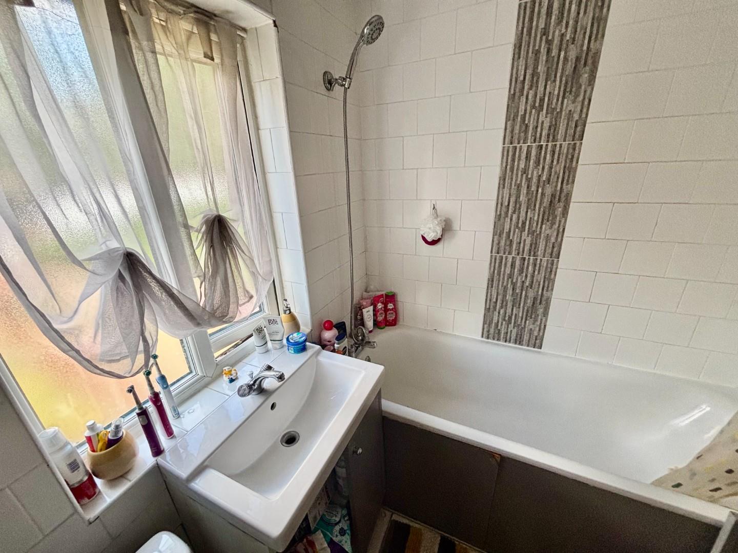 Entwood Drive, Overstone Lodge