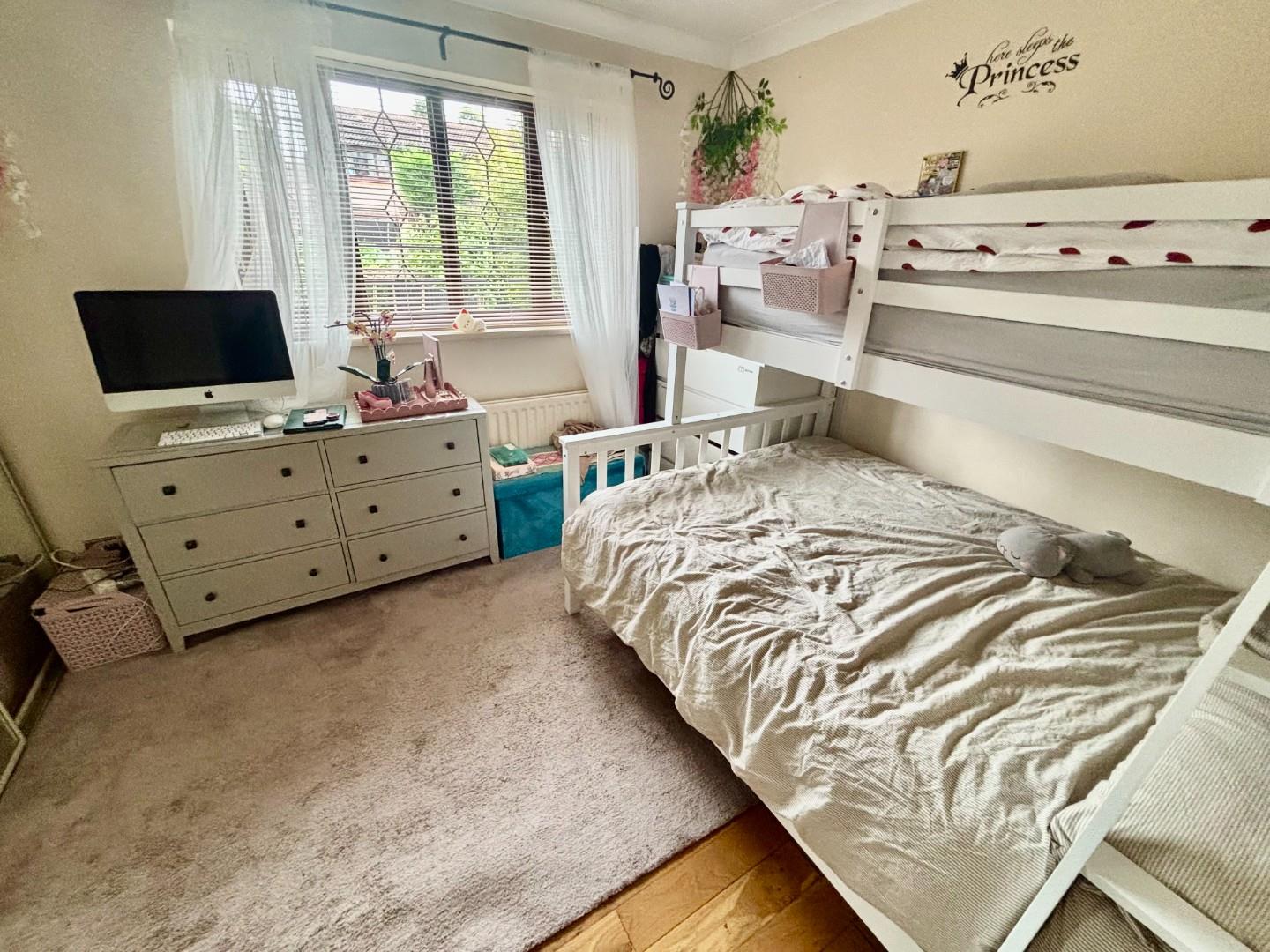 Russet Drive, Little Billing