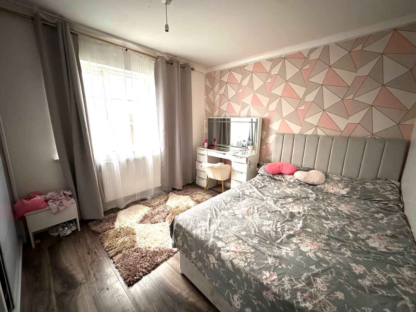 East Paddock Court, Lings