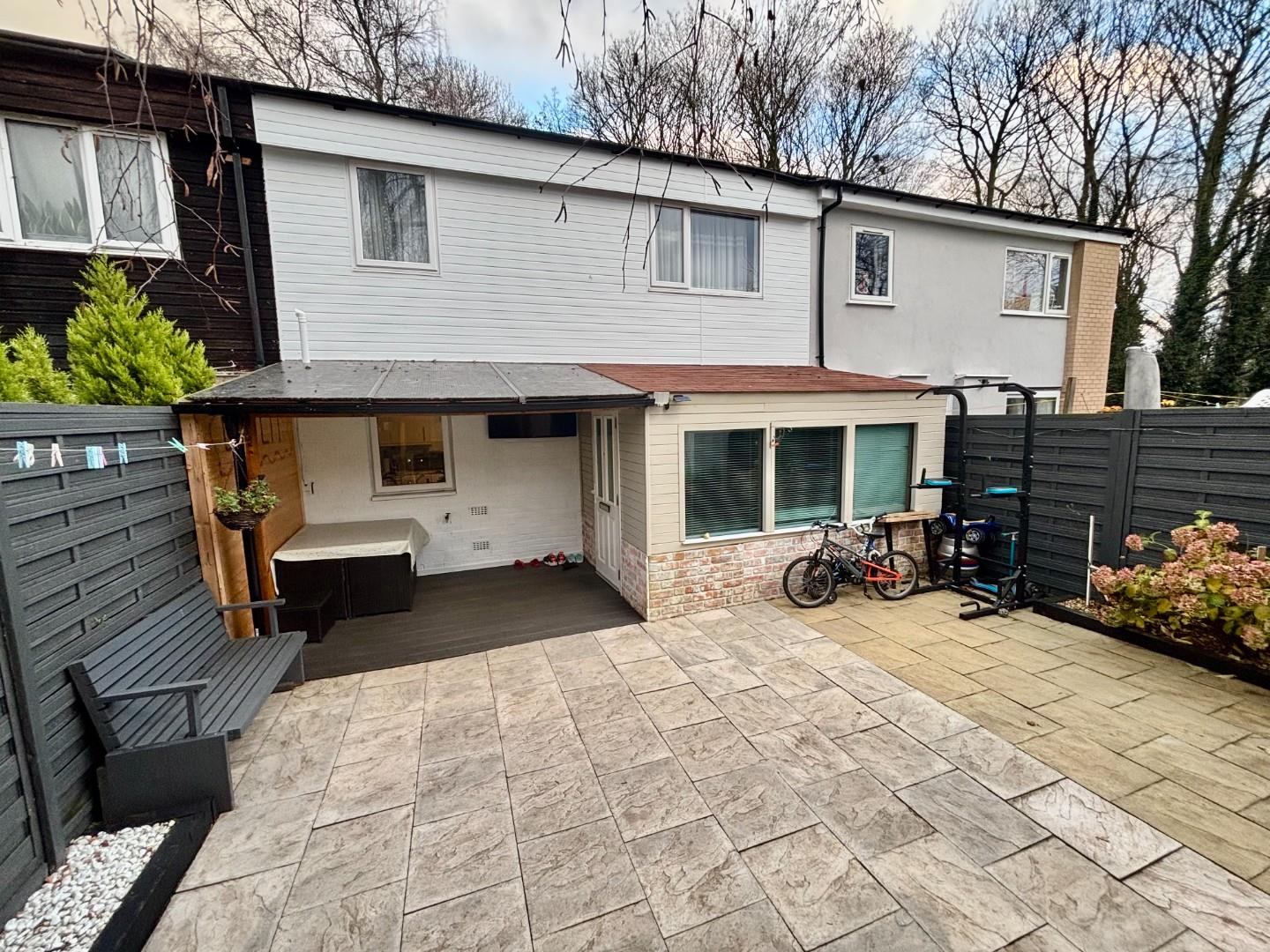 Faramir Place, Overstone Lodge