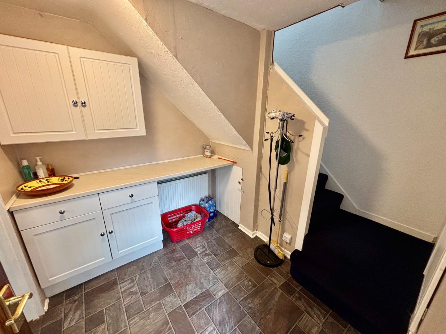 Streambank Road, Thorplands Brook