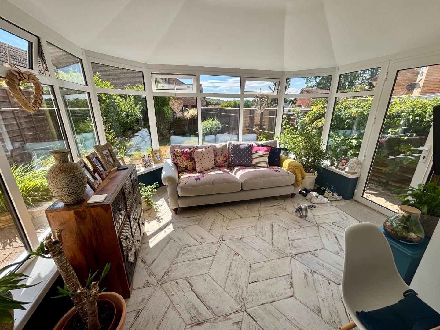 Chatsworth Avenue, Goldenash