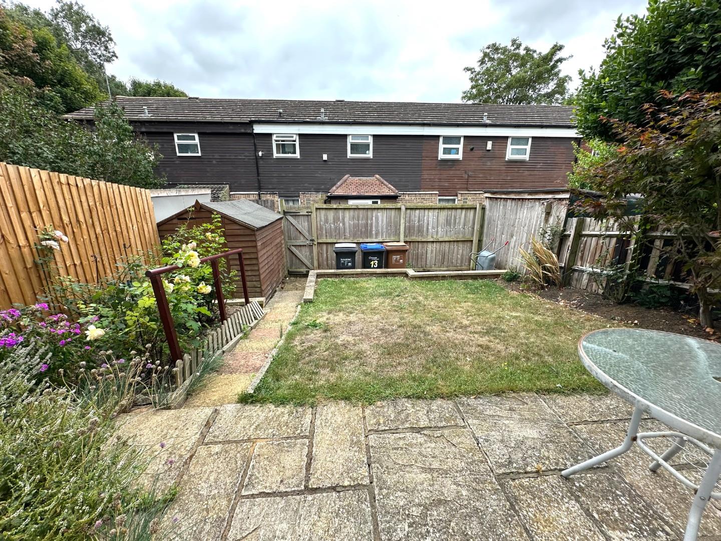 Waypost Court, Lings