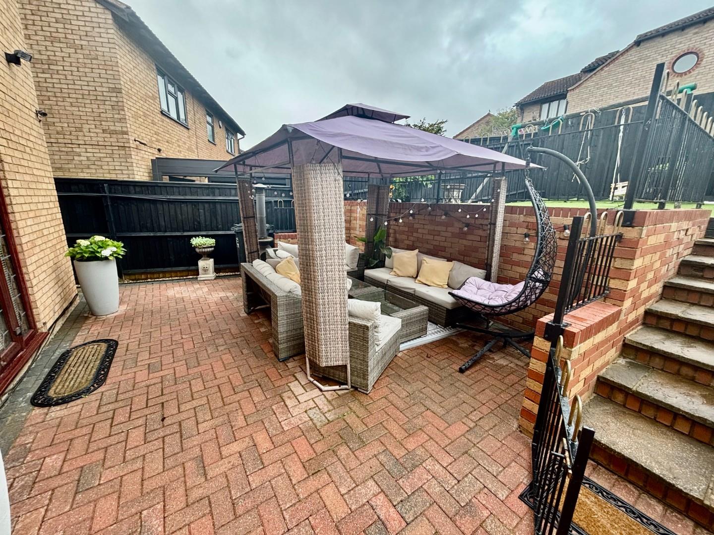 Russet Drive, Little Billing