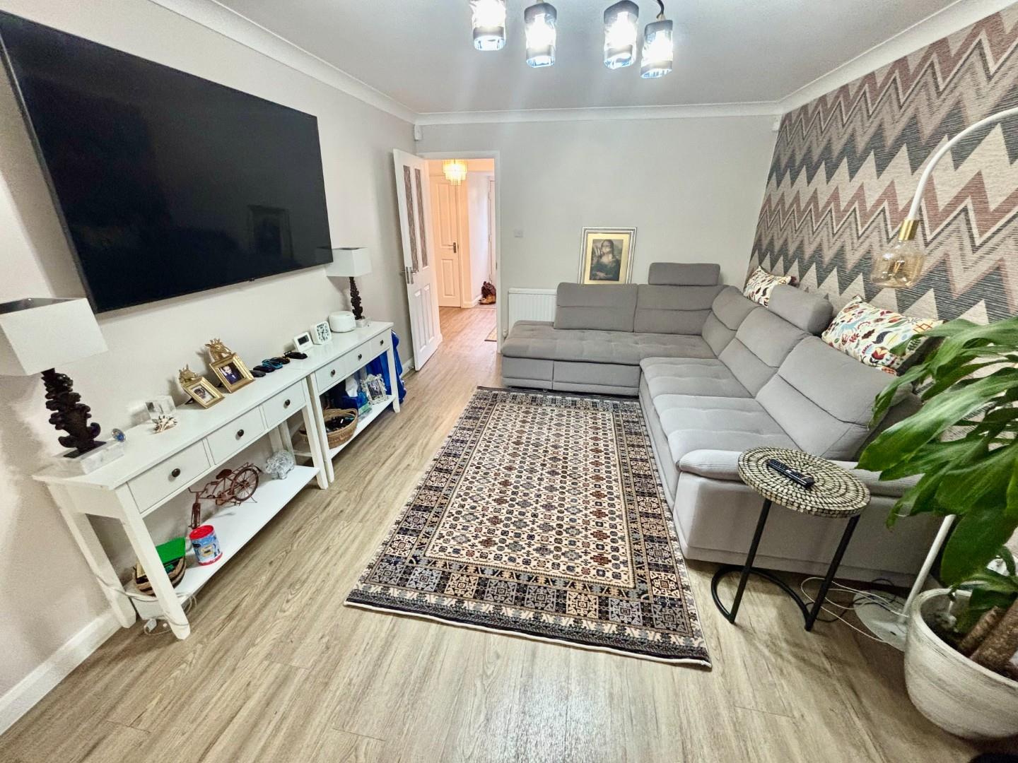 East Priors Court, Lings