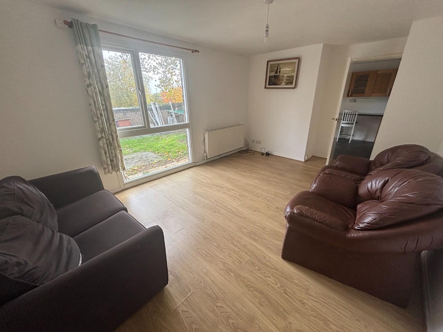 Logwell Court, Standens Barn