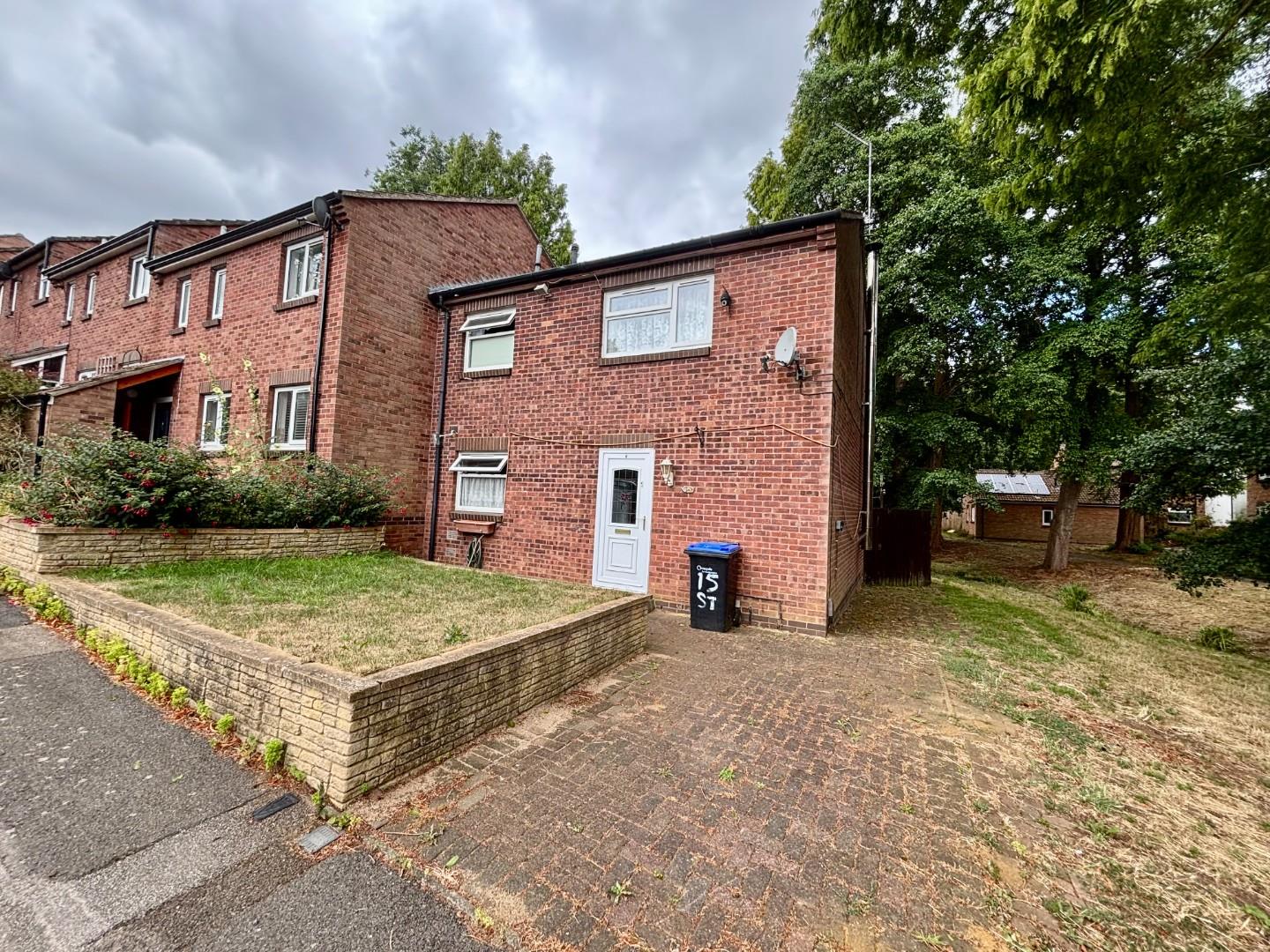 Streambank Road, Thorplands Brook