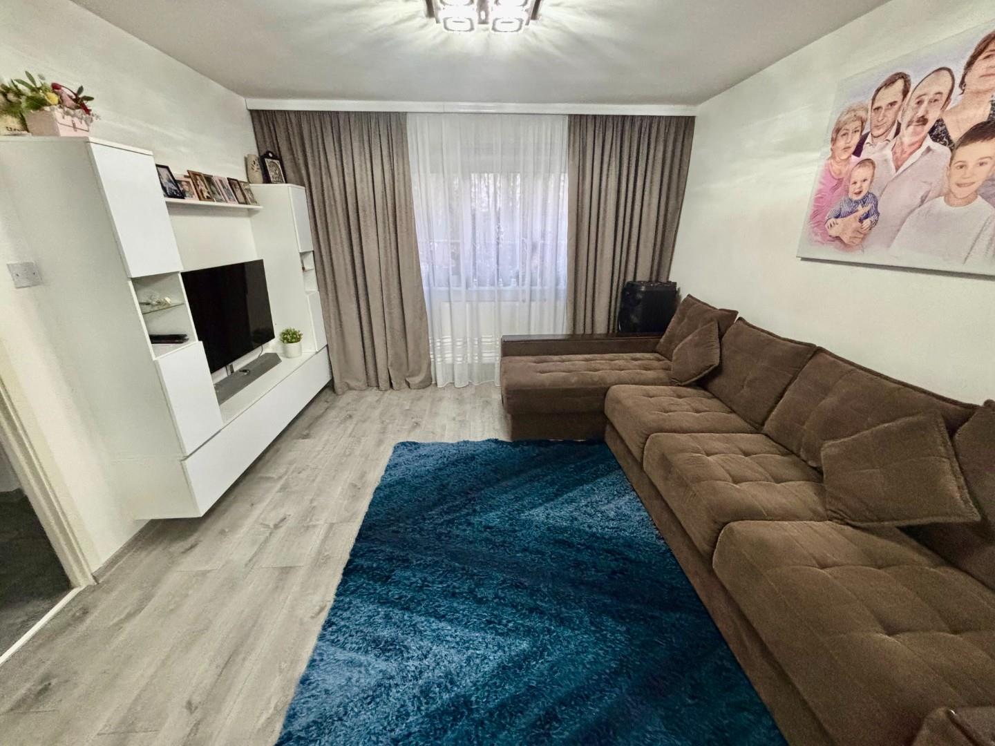 Faramir Place, Overstone Lodge