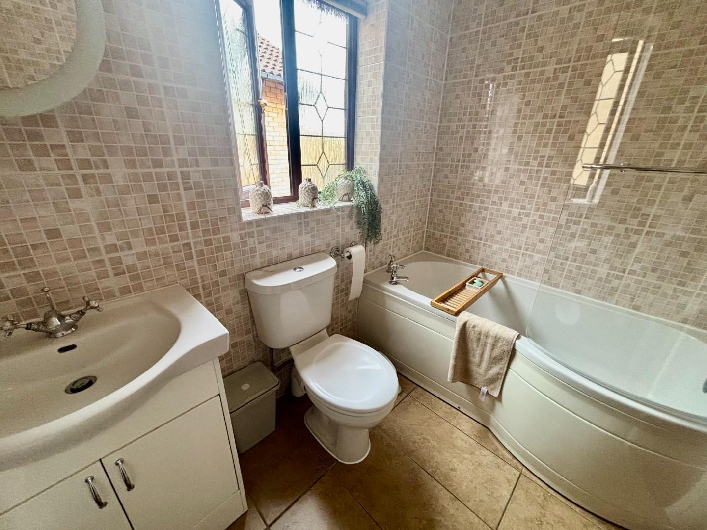 Russet Drive, Little Billing