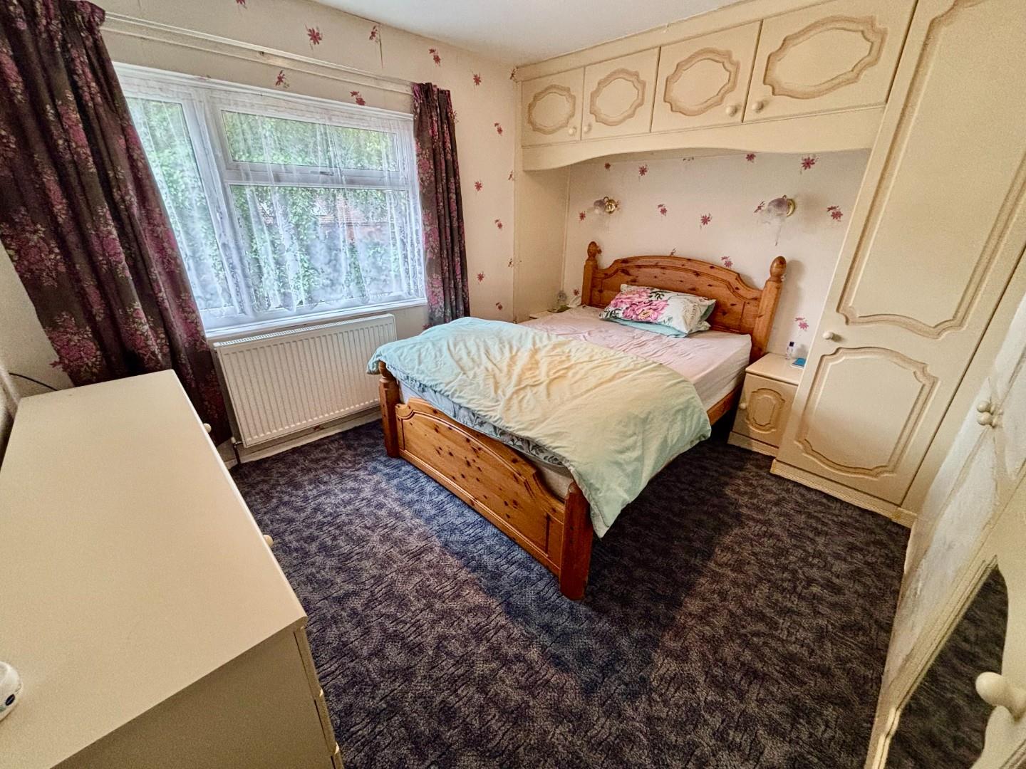 Streambank Road, Thorplands Brook