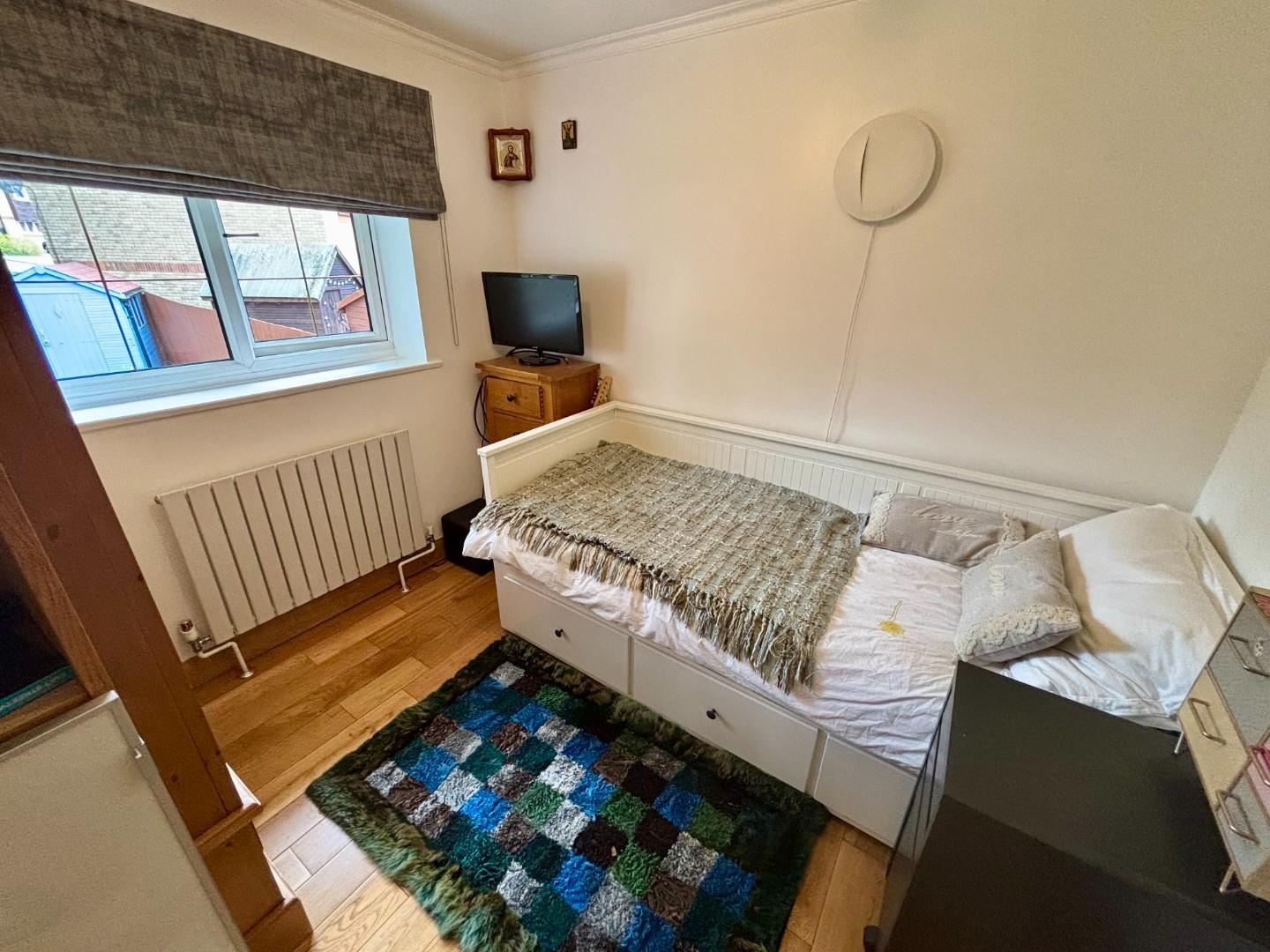 Pine Ridge, Southfields