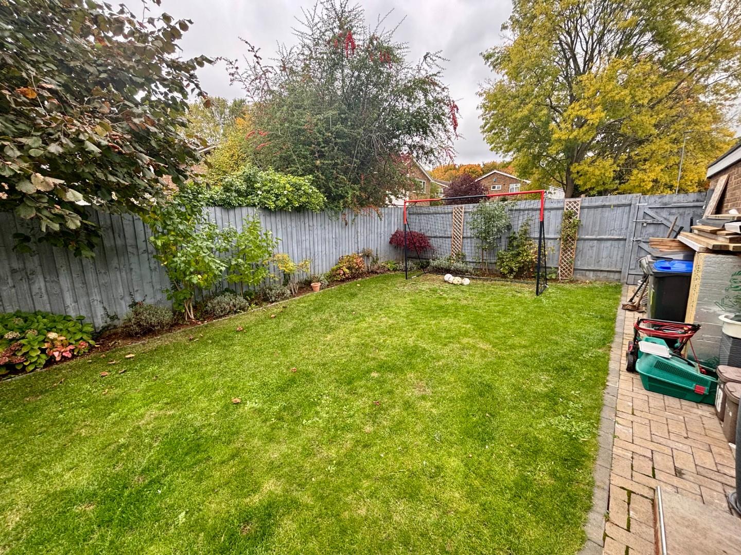 East Priors Court, Lings