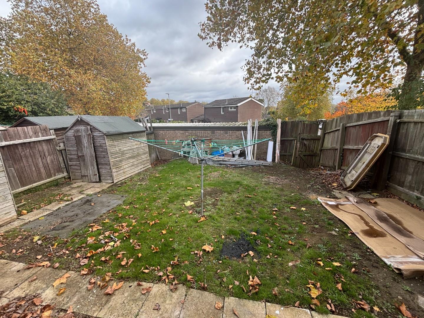 Logwell Court, Standens Barn