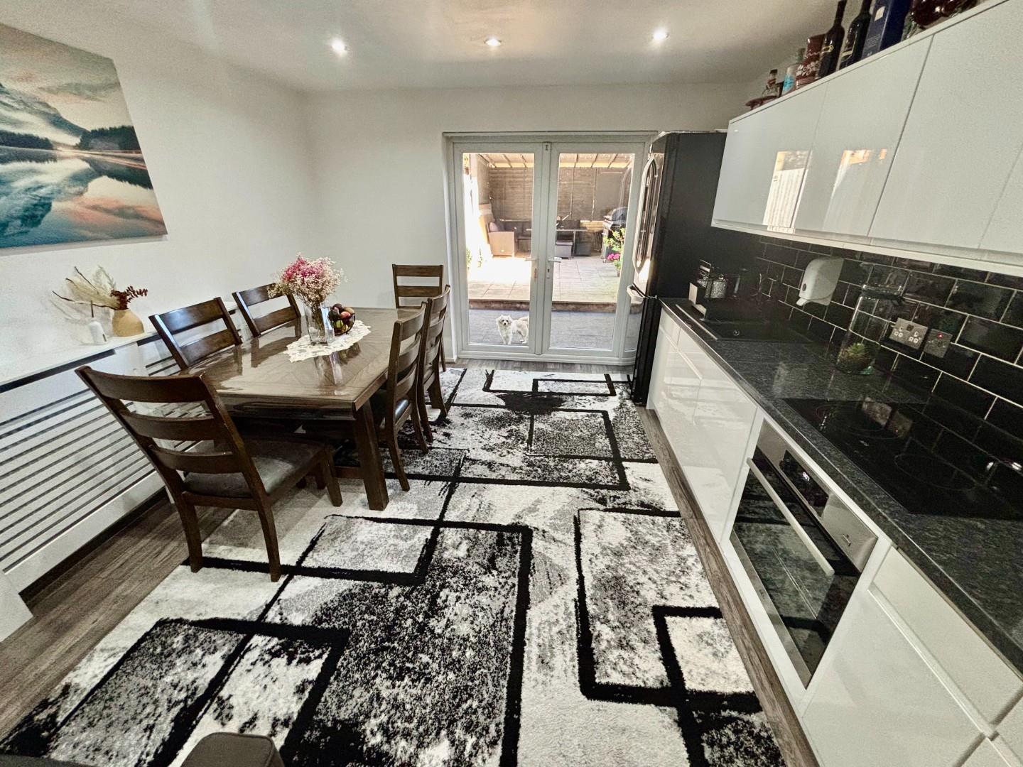 Wade Meadow Court, Lings