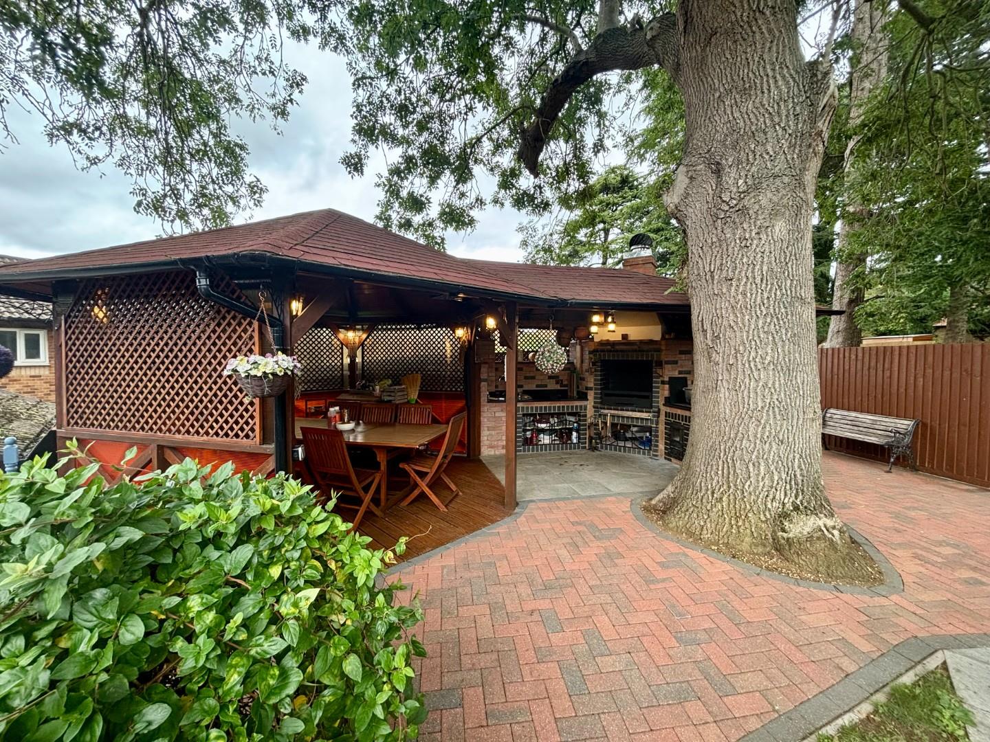 Pine Ridge, Southfields