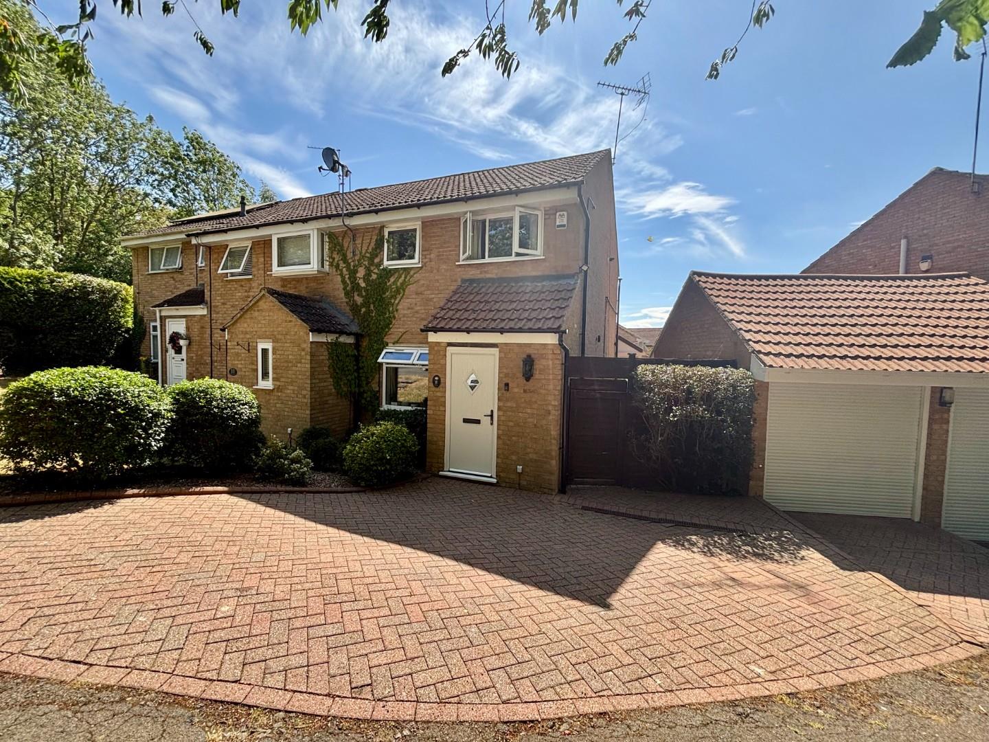 Chatsworth Avenue, Goldenash