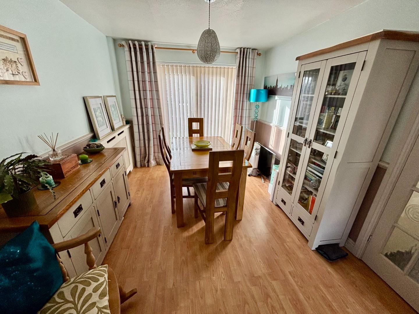 West Priors Court, Lings