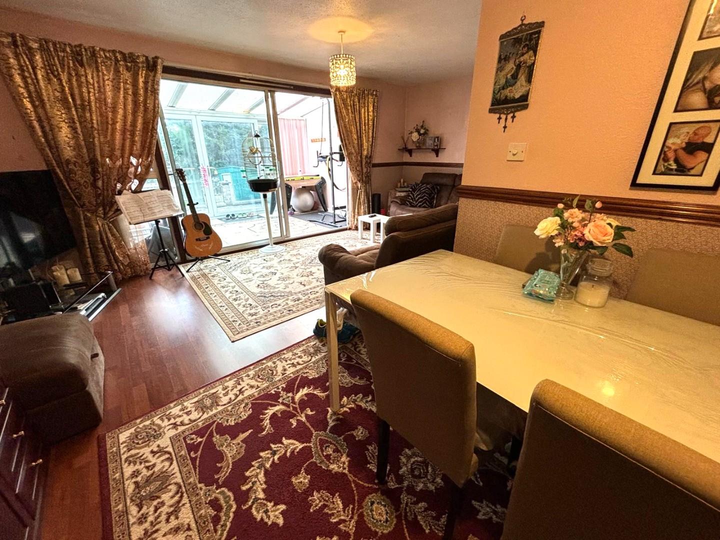 Flaxwell Court, Standens Barn