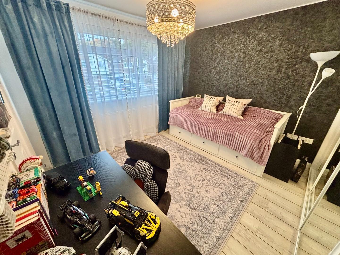 East Priors Court, Lings