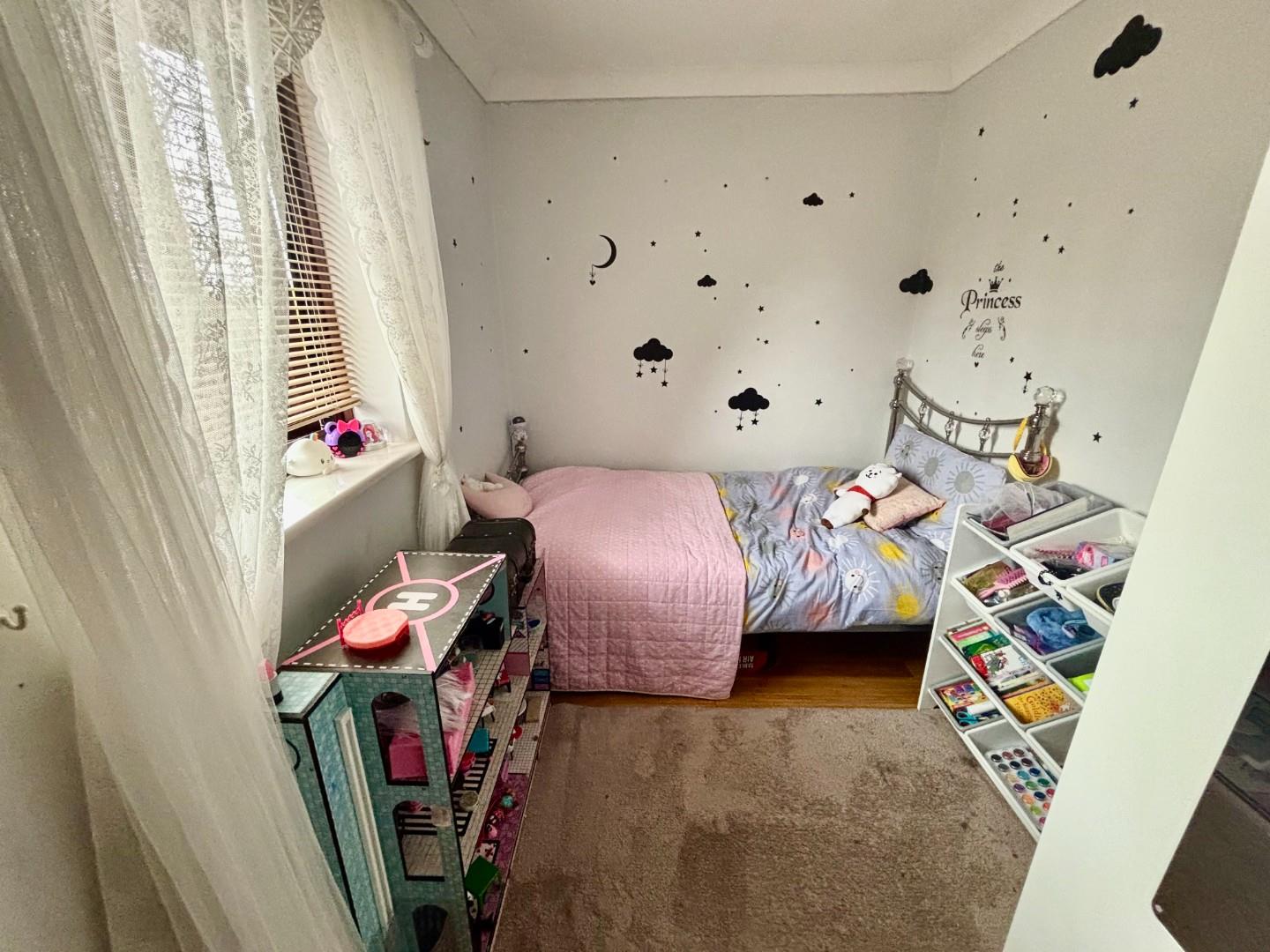 Russet Drive, Little Billing