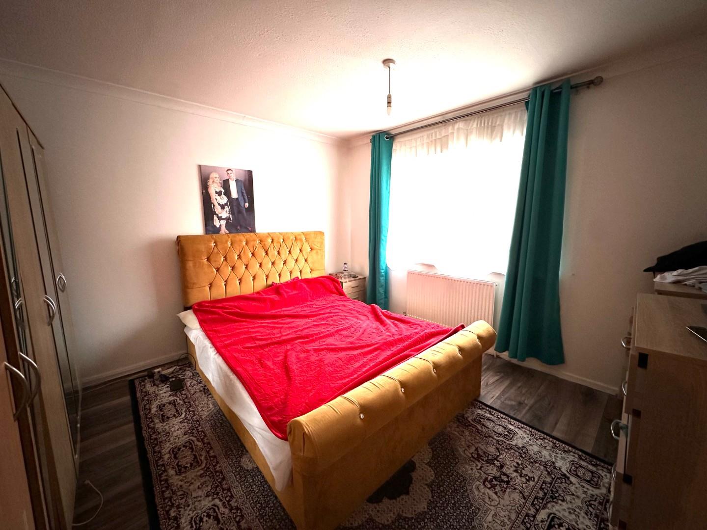 East Paddock Court, Lings