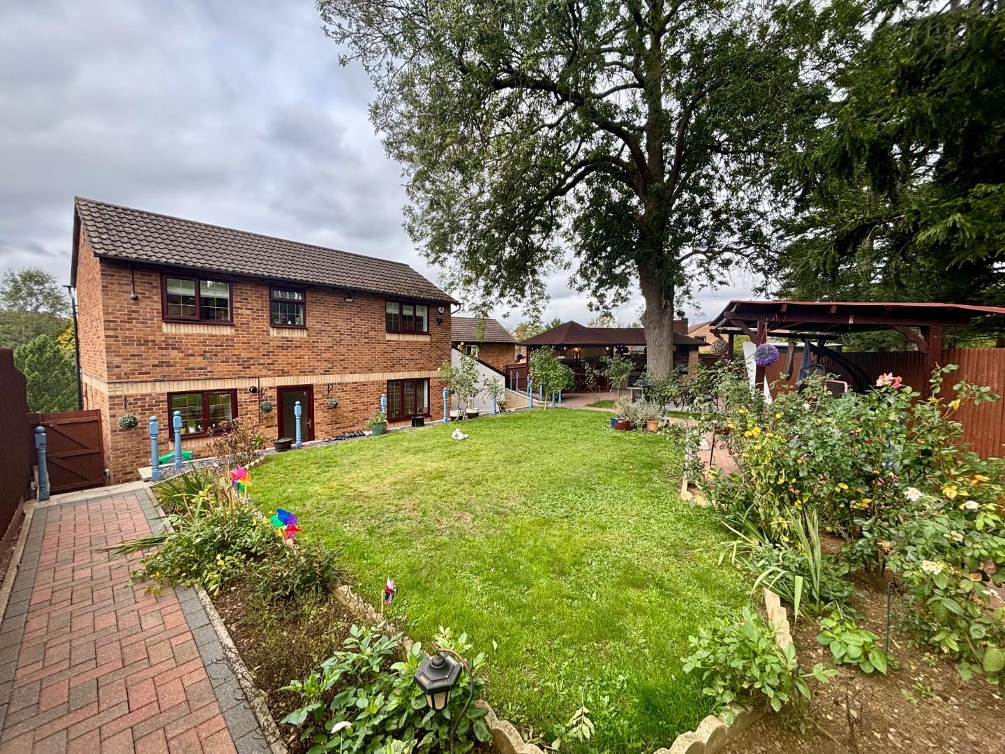 Pine Ridge, Southfields