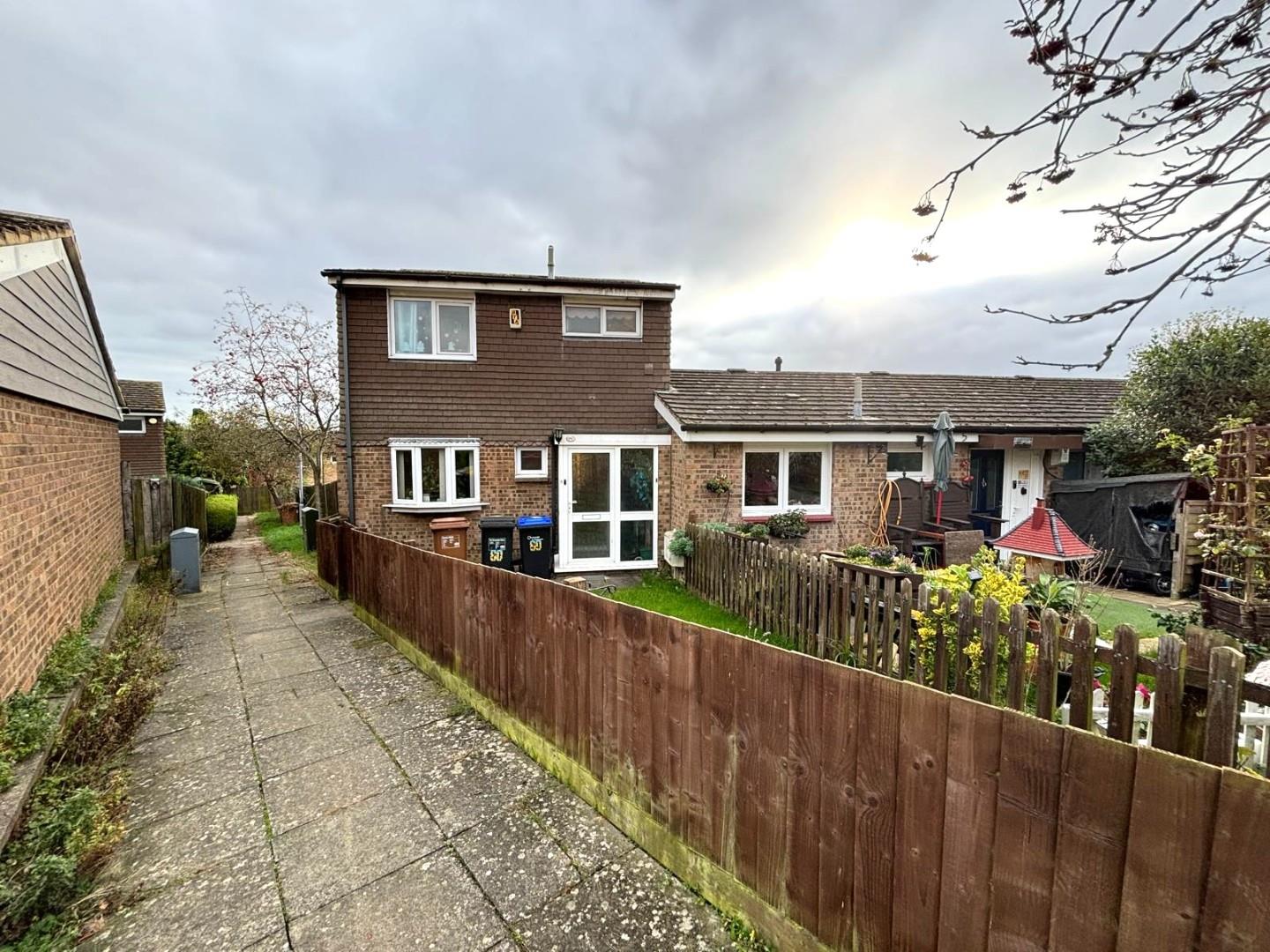 Flaxwell Court, Standens Barn