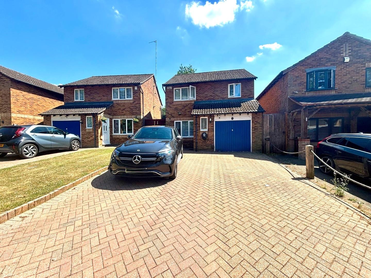 Ten Pines, Southfields