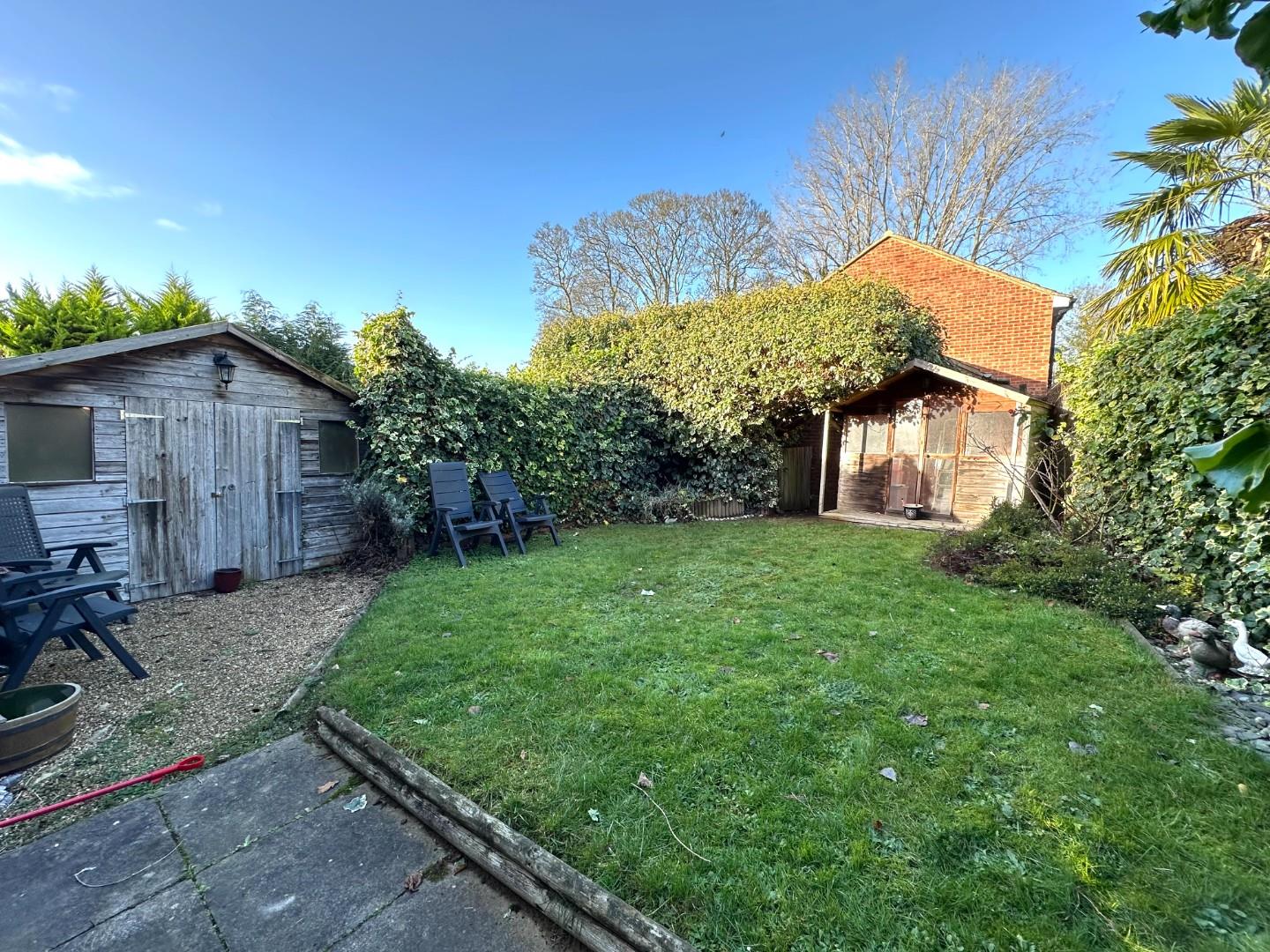 Chatsworth Avenue, Goldenash