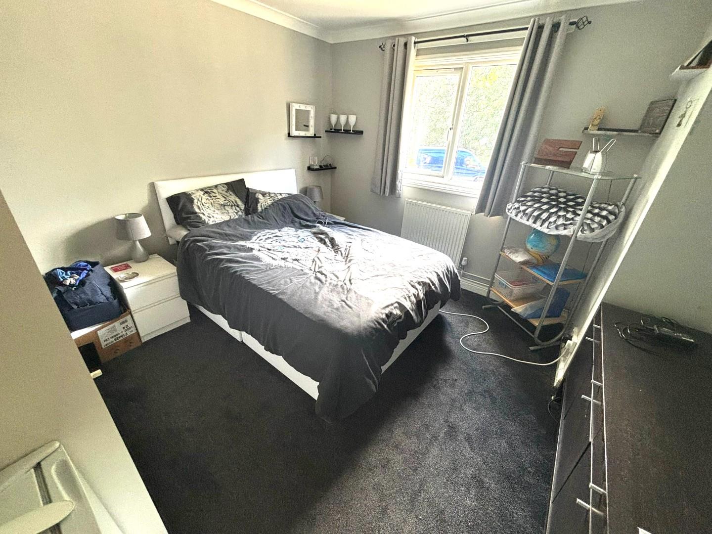 Holmecross Road, Thorplands