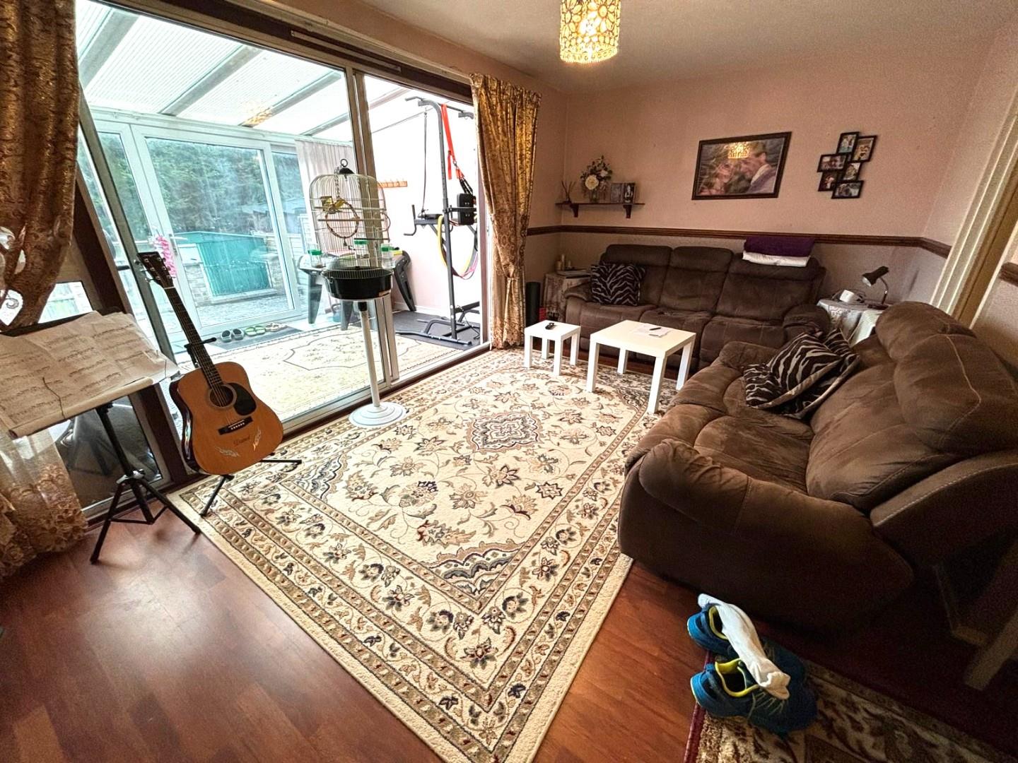 Flaxwell Court, Standens Barn