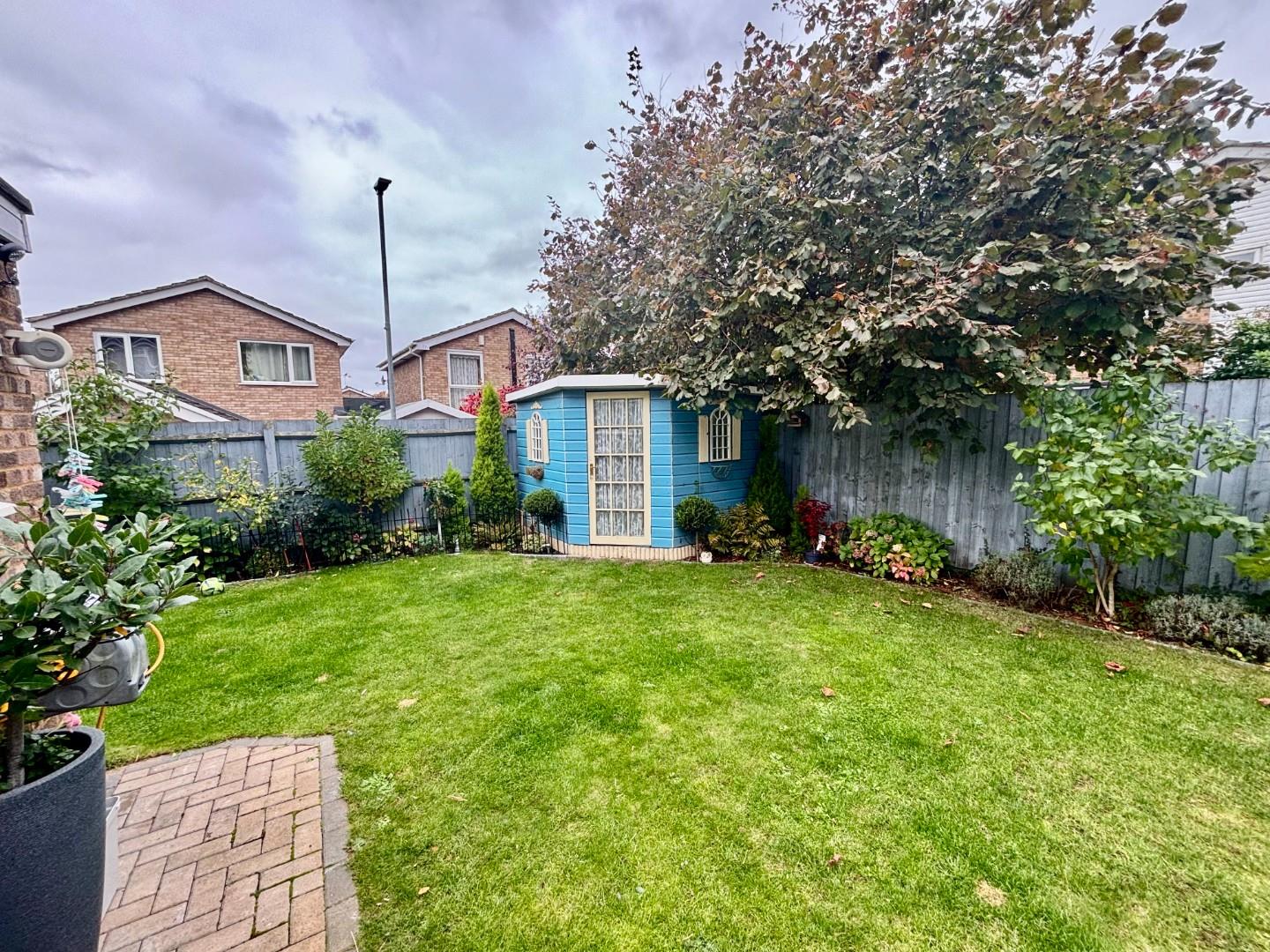 East Priors Court, Lings