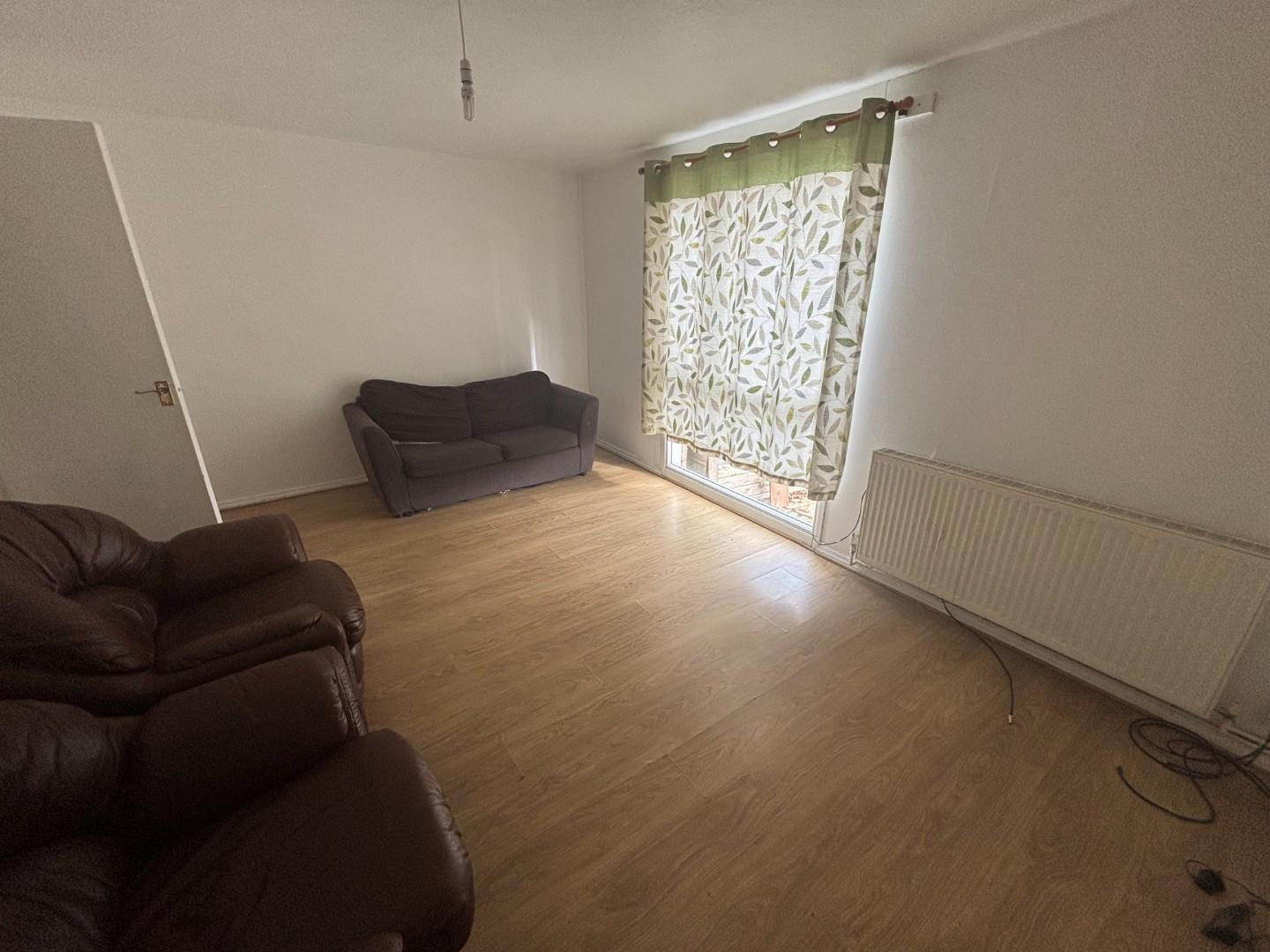 Logwell Court, Standens Barn